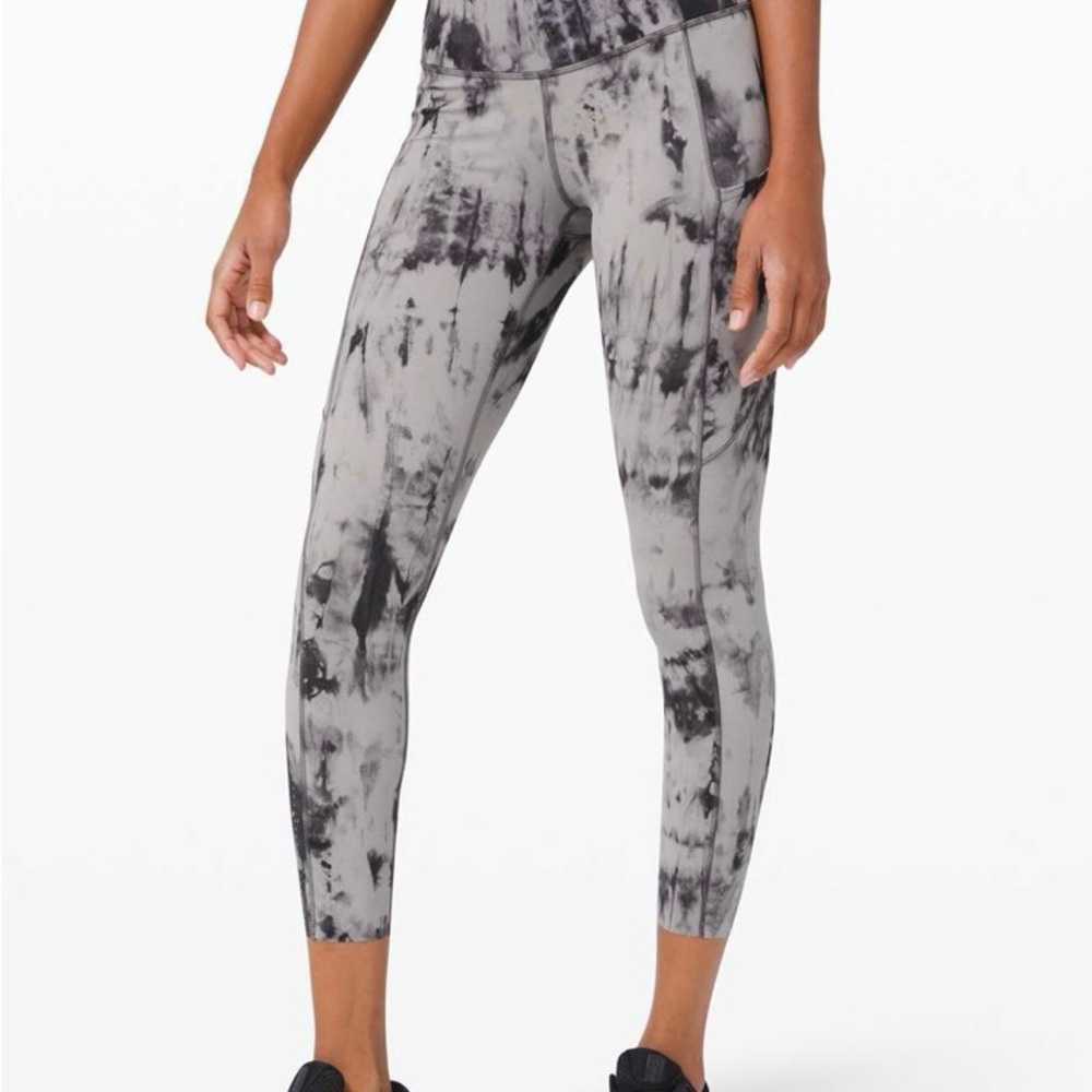 Lululemon Fast and Free HR Tight 25” Size 4